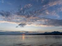 Letzter Sonnenaufgangs Eindruck am Chiemsee bei Prien-Harras